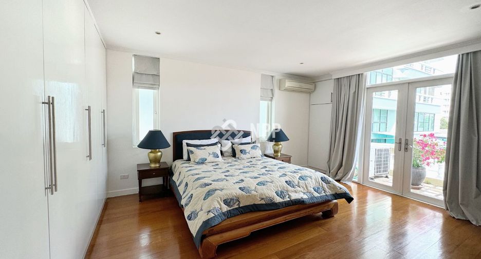 Haus zur Miete mit 3 Zimmer in Watthana, Bangkok