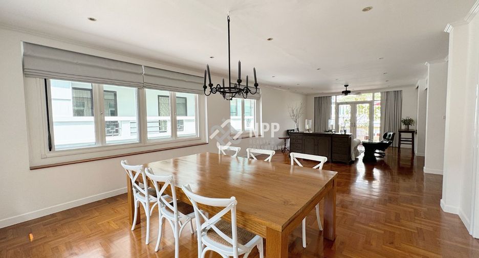 Haus zur Miete mit 3 Zimmer in Watthana, Bangkok