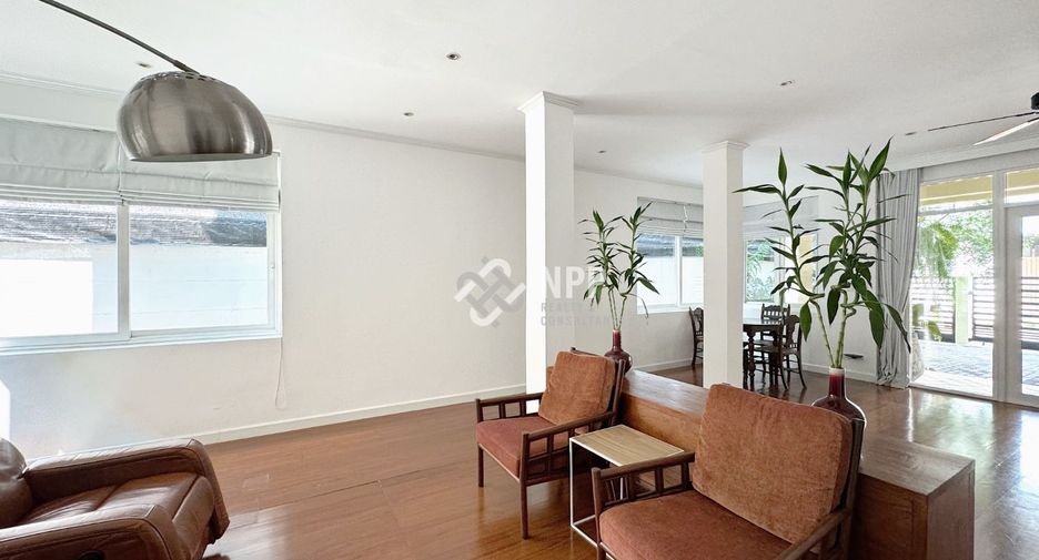Haus zur Miete mit 3 Zimmer in Watthana, Bangkok