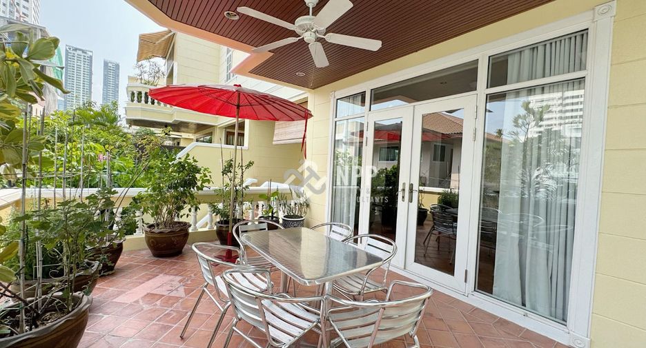 Haus zur Miete mit 3 Zimmer in Watthana, Bangkok