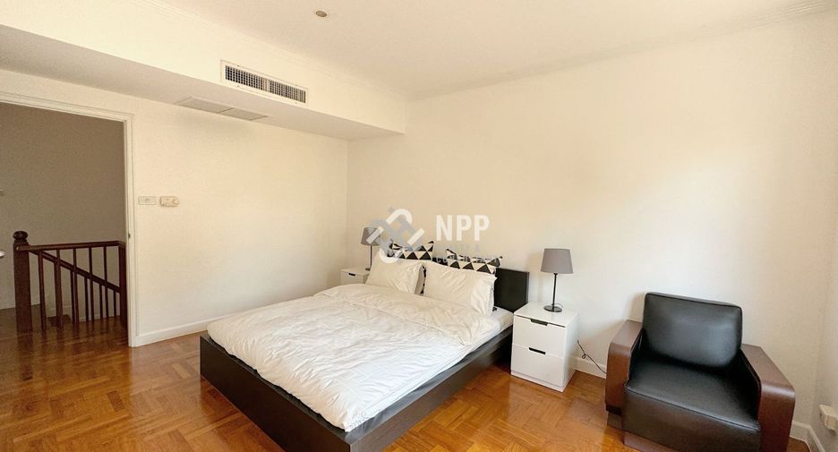 Haus zur Miete mit 3 Zimmer in Watthana, Bangkok