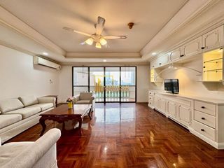 For rent 4 bedrooms apartment in Khlong Toei, Bangkok