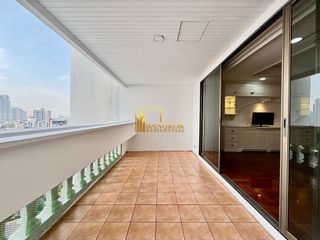 For rent 4 bedrooms apartment in Khlong Toei, Bangkok