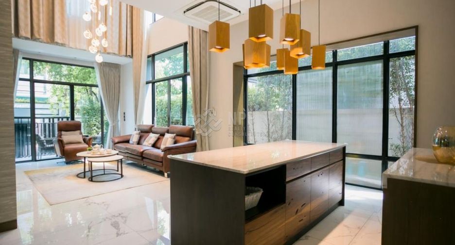 Haus zur Miete mit 8 Zimmer in Wang Thonglang, Bangkok