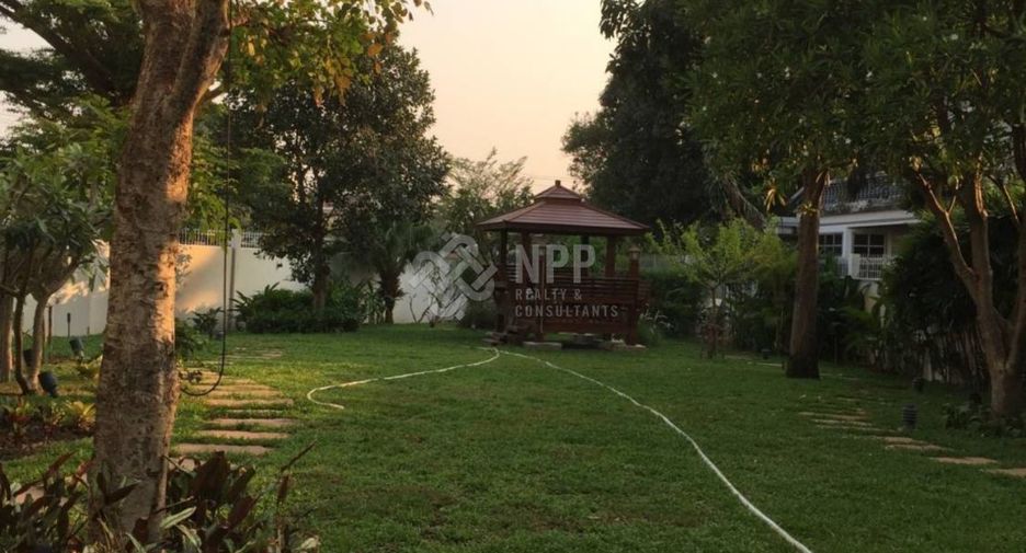 For sale 4 bedrooms house in Suan Luang, Bangkok