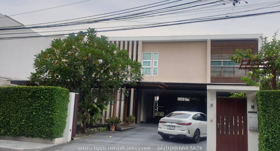 For sale 4 bedrooms house in Suan Luang, Bangkok