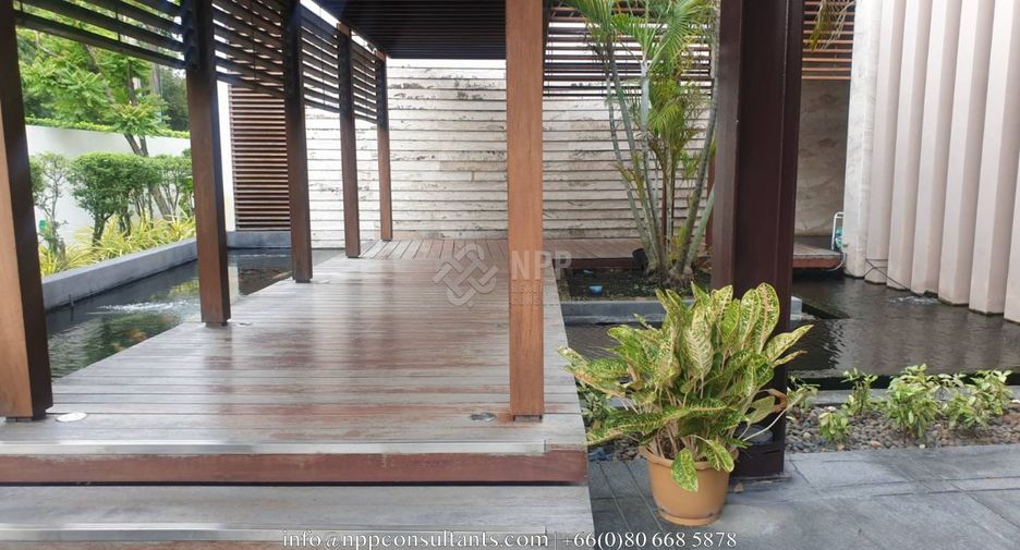 For sale 4 bedrooms house in Suan Luang, Bangkok