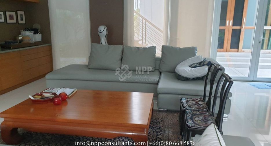 For sale 4 bedrooms house in Suan Luang, Bangkok