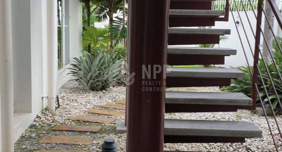 For sale 4 bedrooms house in Suan Luang, Bangkok