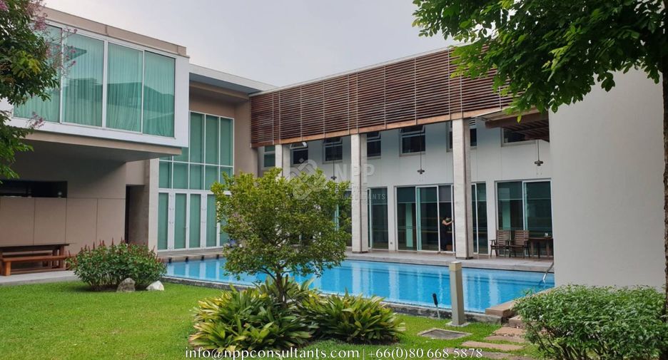 For sale 4 bedrooms house in Suan Luang, Bangkok