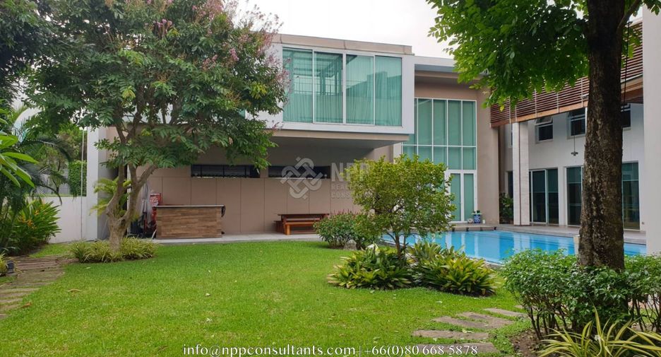 For sale 4 bedrooms house in Suan Luang, Bangkok