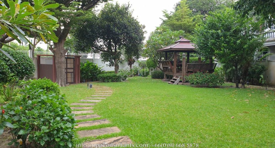 For sale 4 bedrooms house in Suan Luang, Bangkok