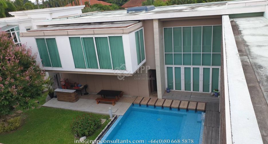 For sale 4 bedrooms house in Suan Luang, Bangkok