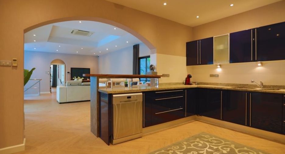 For sale 4 bedrooms villa in Bang Lamung, Chonburi