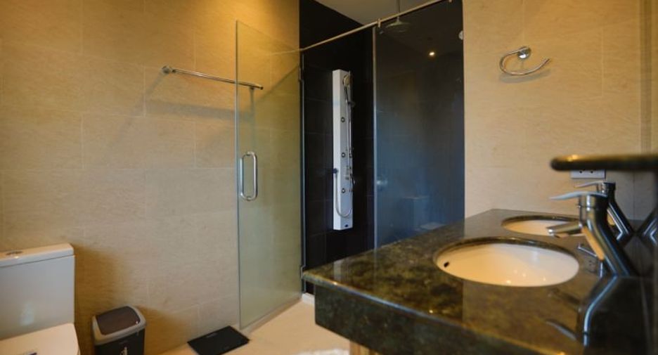 For sale 4 bedrooms villa in Bang Lamung, Chonburi