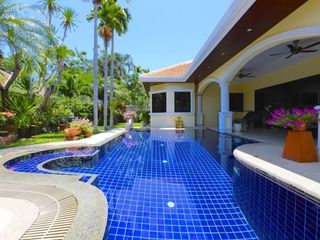 For sale 3 bedrooms villa in Bang Lamung, Chonburi