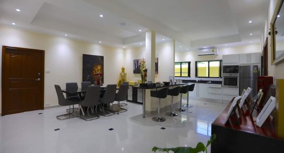 For sale 3 ベッドルーム villa in Bang Lamung, Chonburi