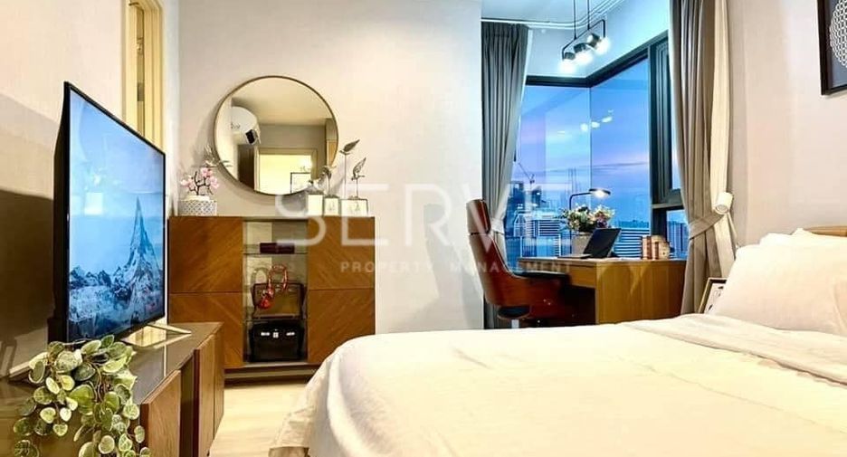 For rent 2 bed condo in Pathum Wan, Bangkok