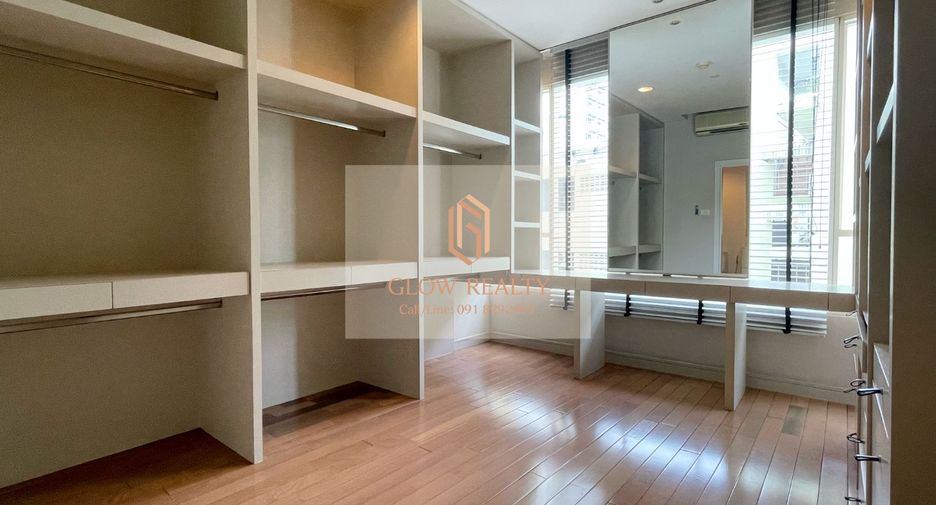 For rent 3 Beds condo in Khlong Toei, Bangkok