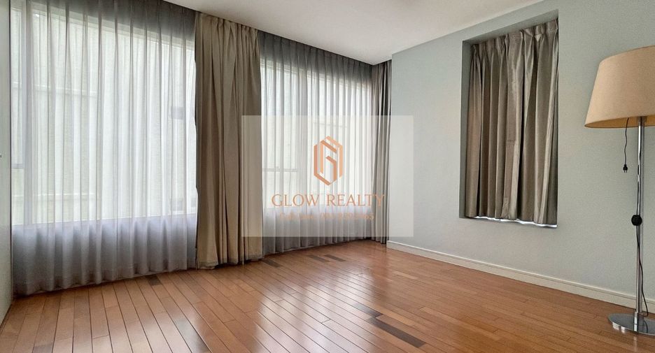 For rent 3 Beds condo in Khlong Toei, Bangkok