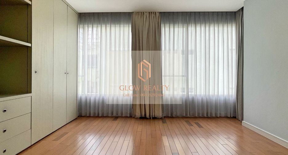 For rent 3 Beds condo in Khlong Toei, Bangkok