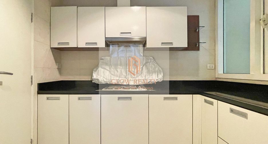 For rent 3 Beds condo in Khlong Toei, Bangkok