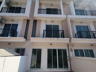 For sale 4 Beds townhouse in Mueang Phetchabun, Phetchabun