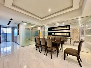 Condo en alquiler de 2 habitaciones en Khlong Toei, Bangkok