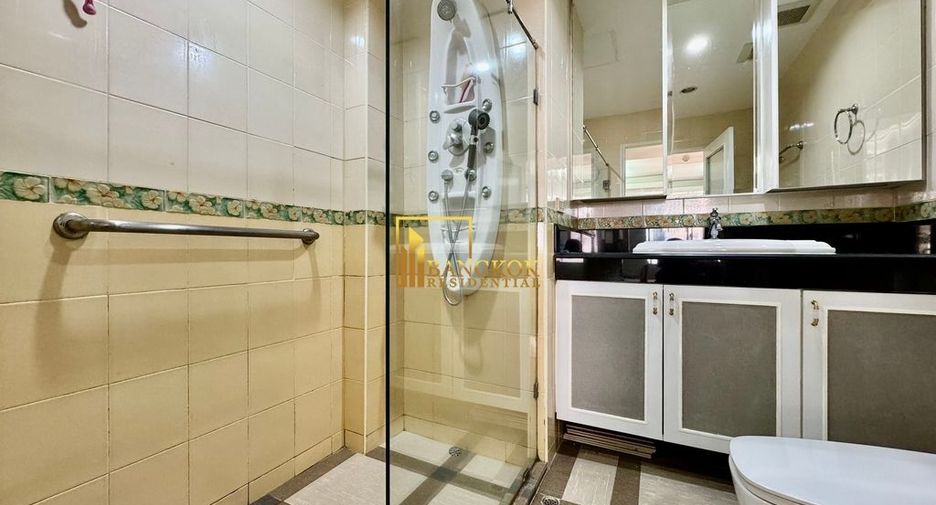 Condo en alquiler de 2 habitaciones en Khlong Toei, Bangkok