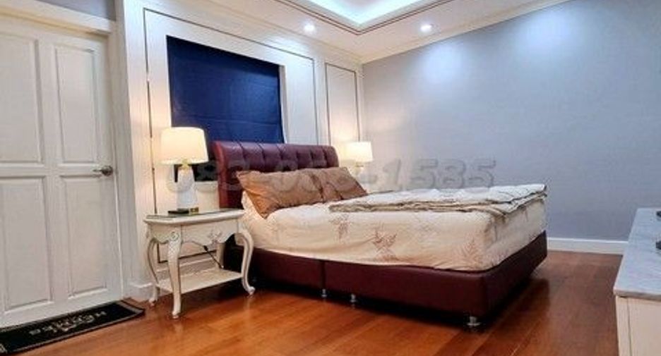 For sale 4 bedrooms house in Khlong San, Bangkok