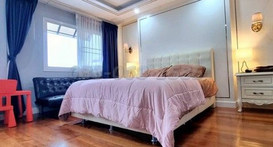 For sale 4 bedrooms house in Khlong San, Bangkok