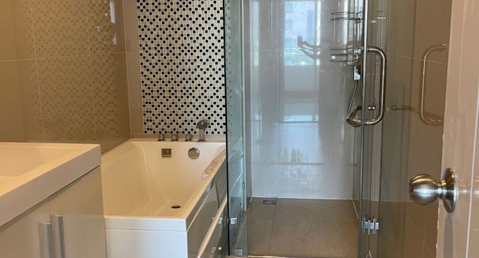 For sale 1 bed condo in Si Racha, Chonburi