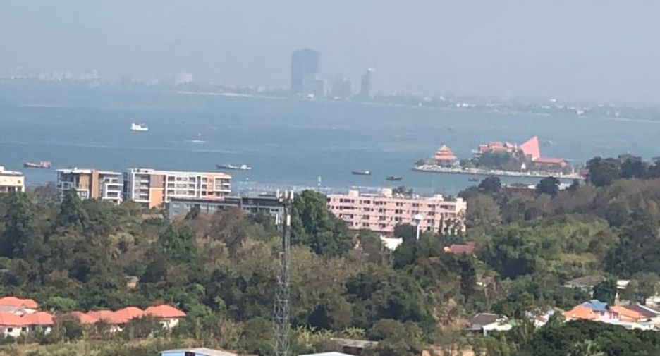 For sale 1 bed condo in Si Racha, Chonburi