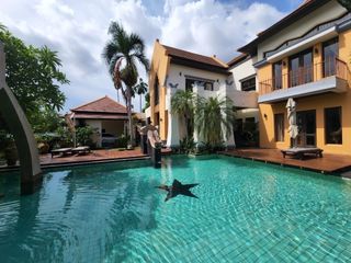 Villa en venta de 6 habitaciones en Bang Lamung, Chonburi