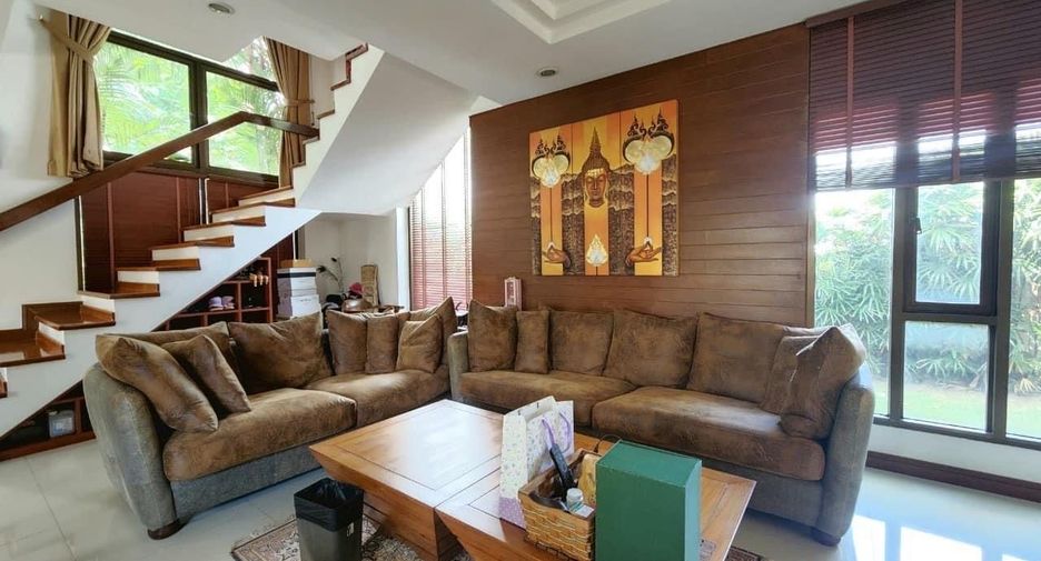 For sale 6 ベッドルーム villa in Bang Lamung, Chonburi