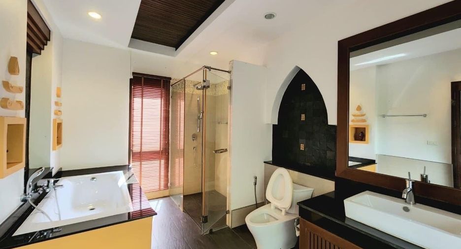 For sale 6 ベッドルーム villa in Bang Lamung, Chonburi