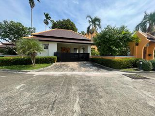 Villa en venta de 6 habitaciones en Bang Lamung, Chonburi