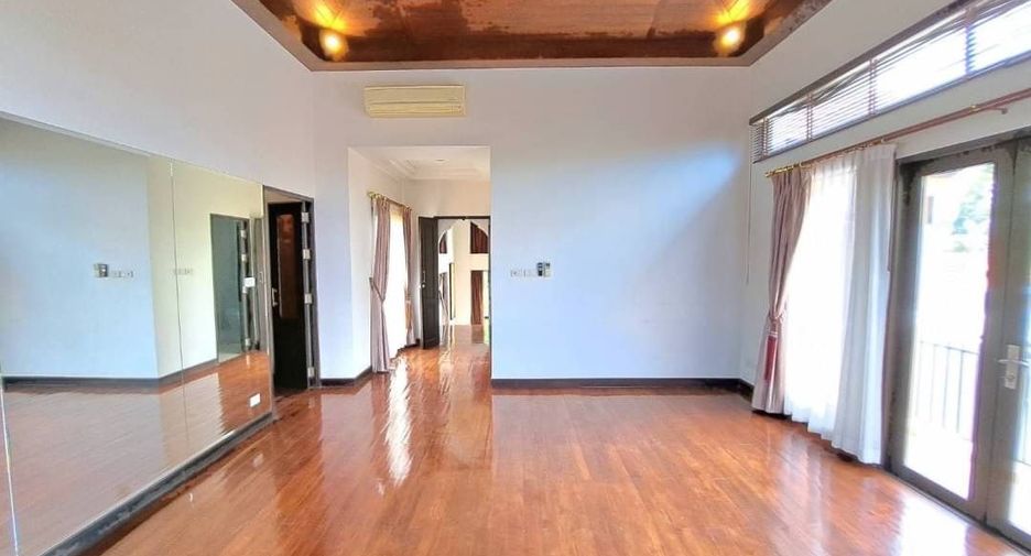 For sale 5 ベッドルーム villa in Bang Lamung, Chonburi
