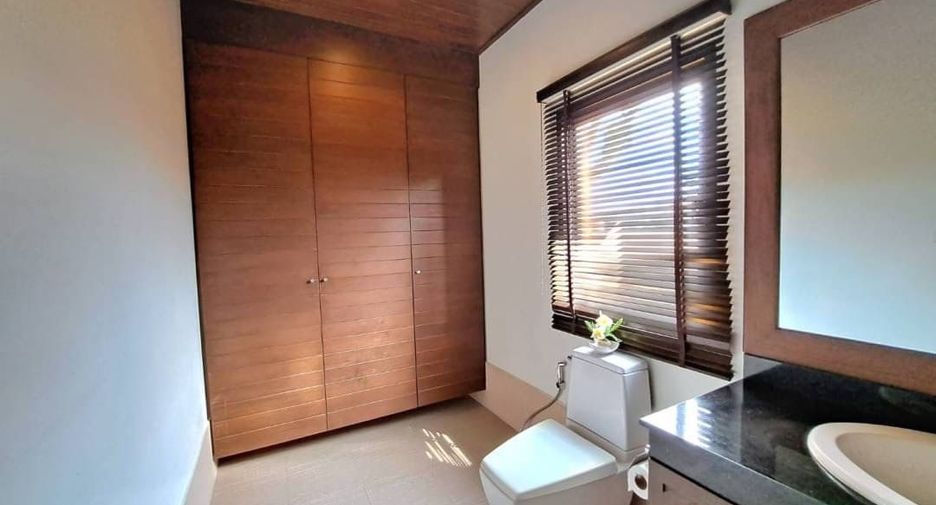 For sale 5 ベッドルーム villa in Bang Lamung, Chonburi