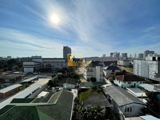 For rent 2 bedrooms serviced apartment in Yan Nawa, Bangkok
