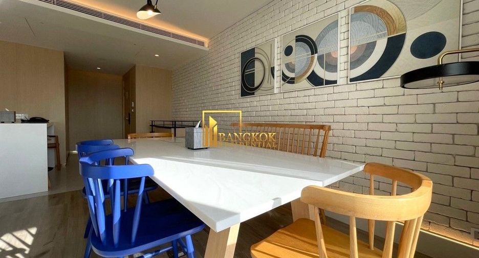 For rent 2 bedrooms serviced apartment in Yan Nawa, Bangkok