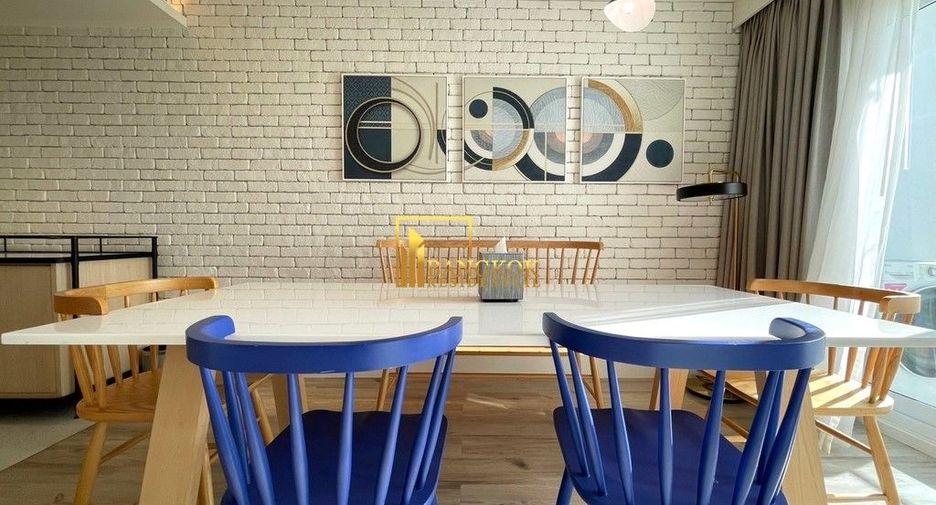 For rent 2 bedrooms serviced apartment in Yan Nawa, Bangkok
