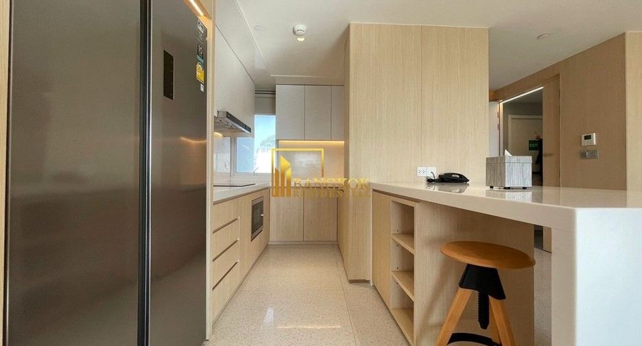 For rent 2 bedrooms serviced apartment in Yan Nawa, Bangkok