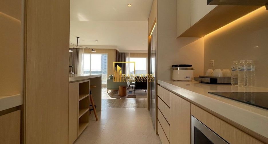 For rent 2 bedrooms serviced apartment in Yan Nawa, Bangkok