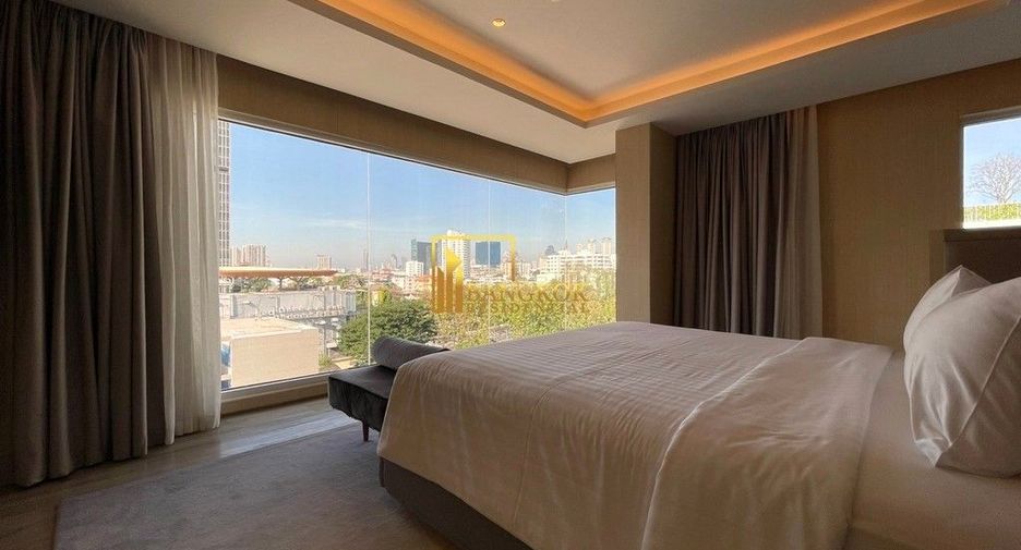 For rent 2 bedrooms serviced apartment in Yan Nawa, Bangkok