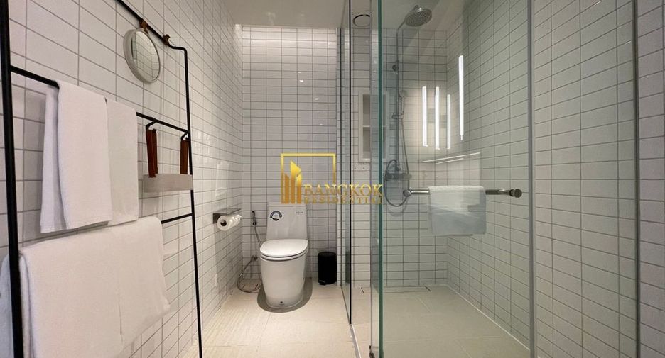 For rent 2 bedrooms serviced apartment in Yan Nawa, Bangkok