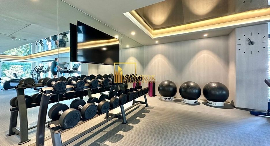 For rent 2 bedrooms serviced apartment in Yan Nawa, Bangkok