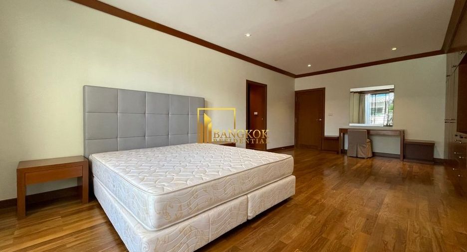For rent 4 bedrooms apartment in Khlong Toei, Bangkok