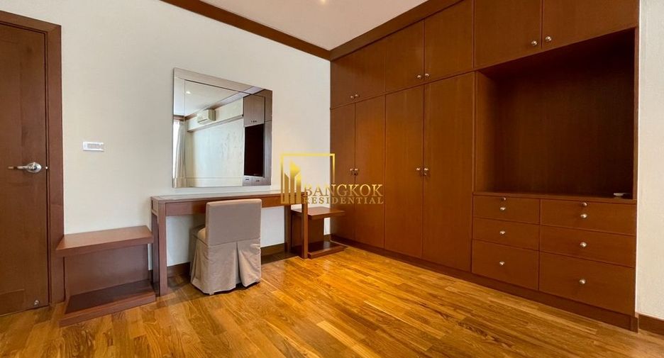 For rent 4 bedrooms apartment in Khlong Toei, Bangkok