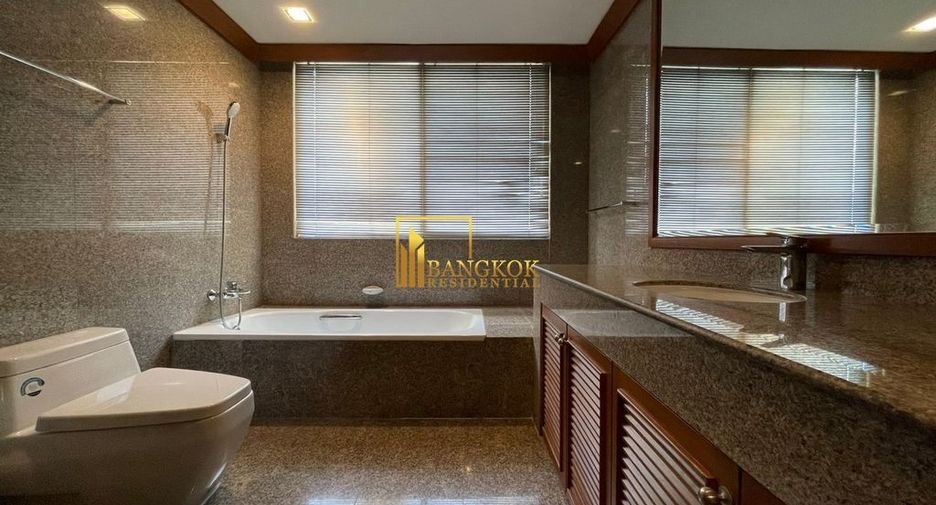 For rent 4 bedrooms apartment in Khlong Toei, Bangkok
